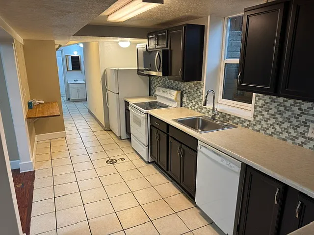 239 E Commonwealth Ave #B — Photo 2