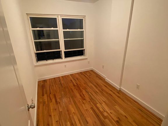 4th image of 134 Scribner Ave #2