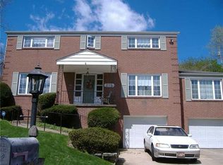 216 Hawthorne Dr, Pittsburgh, PA