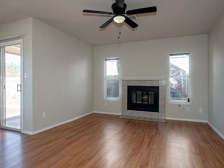 7445 Luz De Lumbre Ave — Photo 5