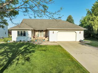 1256 Benjamin Ct, Green Bay, WI 54311