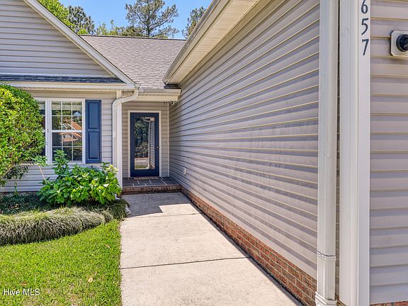 4th image of 657 Grey Squirrel Drive