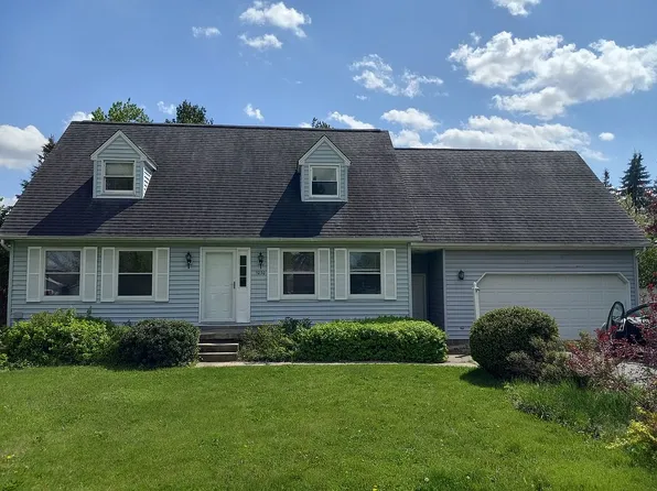 1030 Fairlane Dr, Adrian, MI 49221