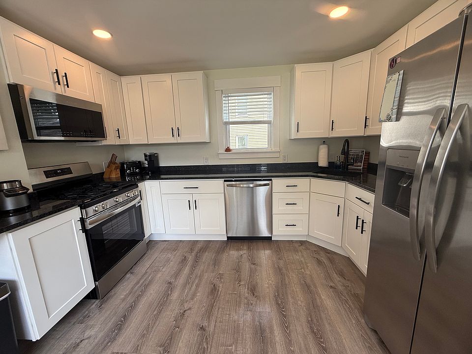 1st image of 202 W Hancock St APT 1