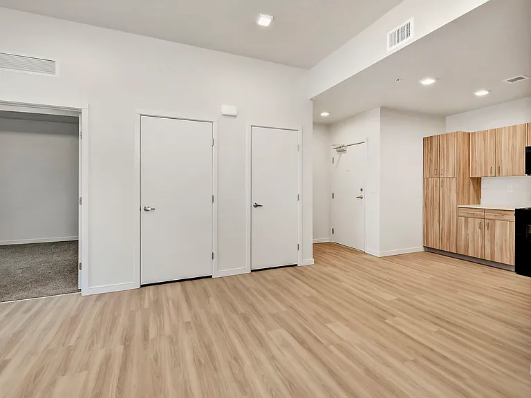 Parkway Apartments — Photo 34