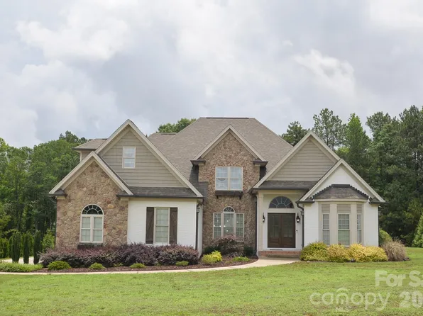 2015 Pierson Dr, Lancaster, SC 29720