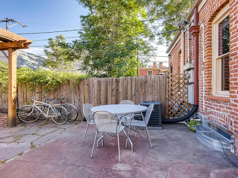 1732 N Clarkson St — Photo 26