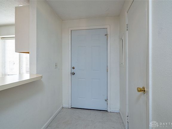 3rd image of 8391 Abbeywood Ct