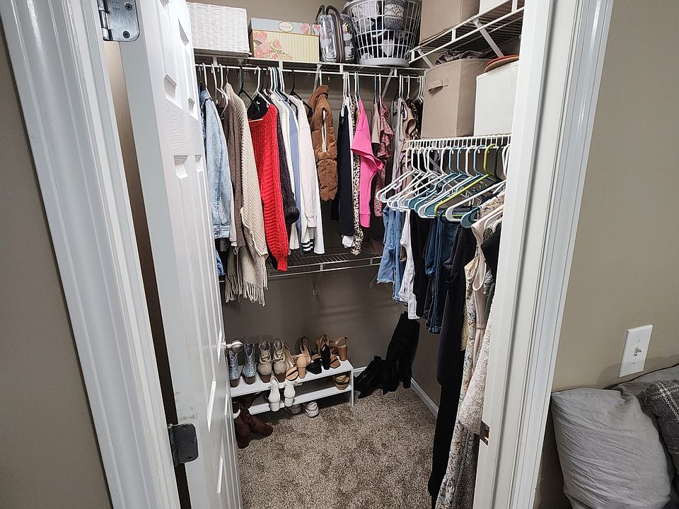 Walk In Closet (master)