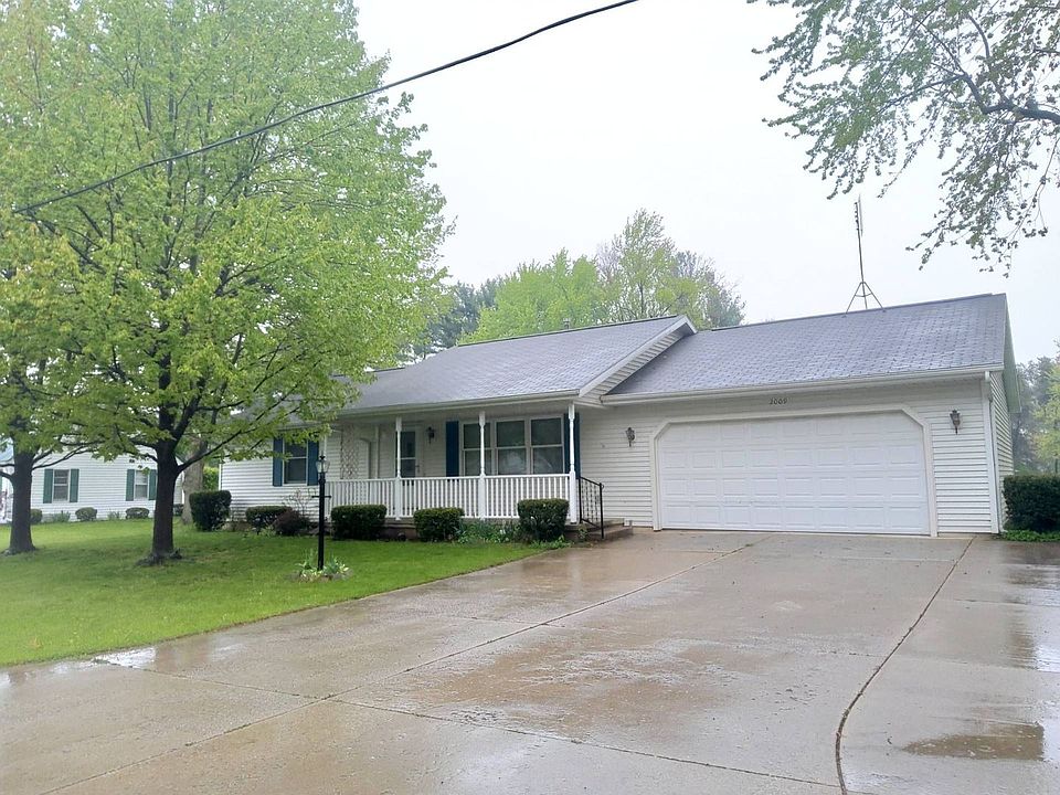 1st image of 2009 Cedar Dr