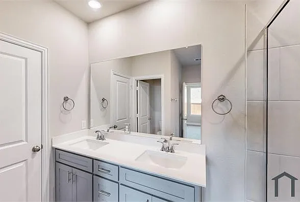 716 Portina Dr — Photo 10