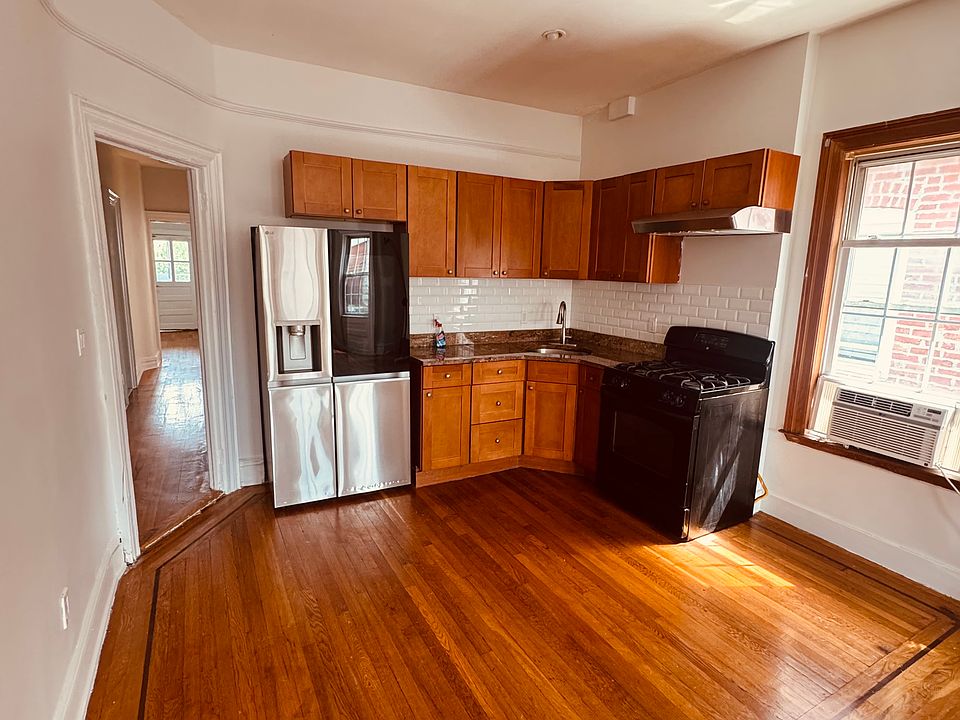 1st image of 2524 Maclay Ave #3