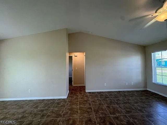 1318 NE 2nd St — Photo 12