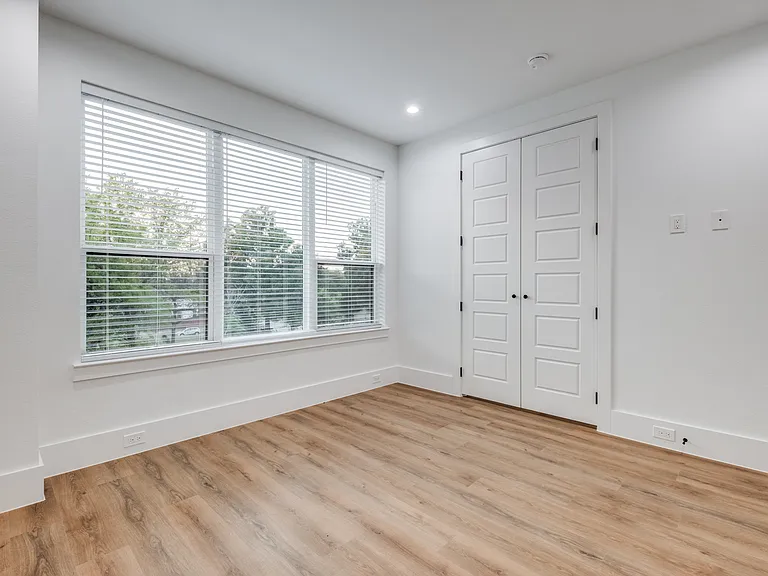 2343 Hondo Ave #2345 — Photo 4