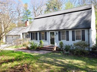 475 Firetown Rd, Simsbury, CT 06070