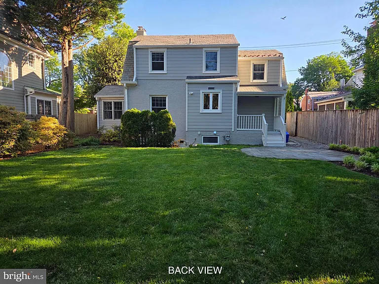 5528 Johnson Ave — Photo 2