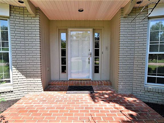 2nd image of 450 E Meade Dr