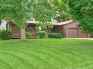 392 Nottingham Dr, Circle Pines, MN 55014