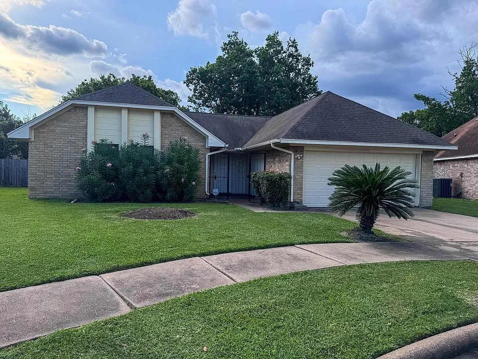 14418 Moorfield Dr