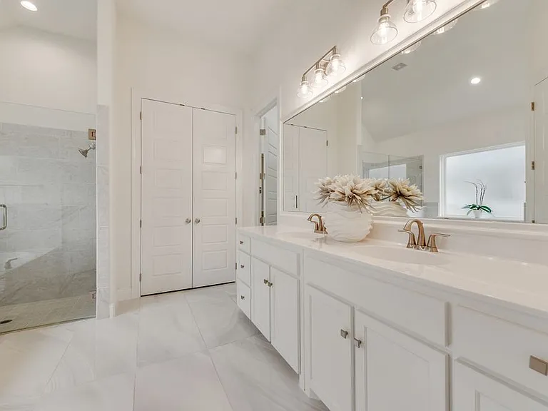 1424 Silent Springs Dr — Photo 24