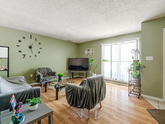 5th image of 985-989 London Ave