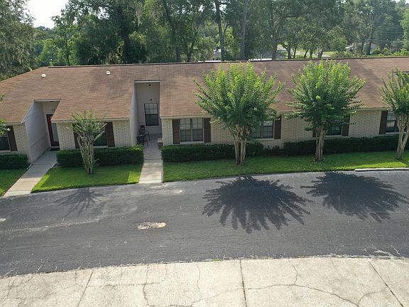2nd image of 629 SE 28th St Unit 17