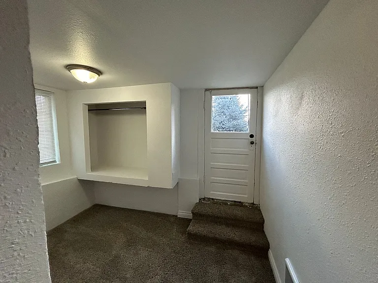 1424 West 10th Apartments — Photo 15