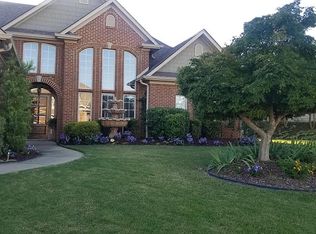 518 Waterford Cove Cir, Calera, AL 35040