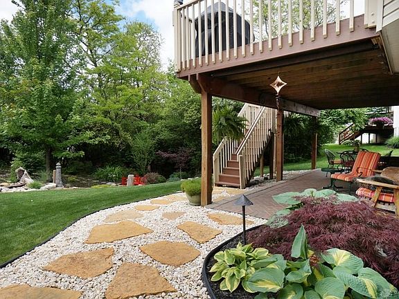 4th image of 390 Bridle Creek Dr