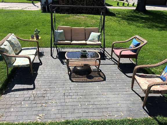 Patio w/ Fire Pit