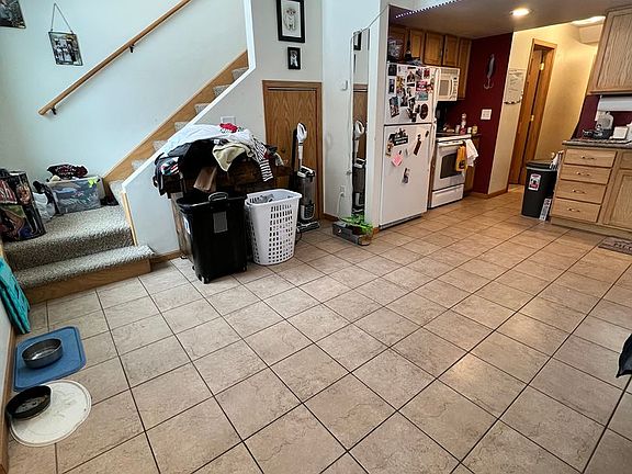 5th image of 1318 N 19th Ave E