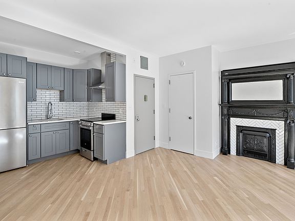2nd image of 39 Saint Pauls Pl #4