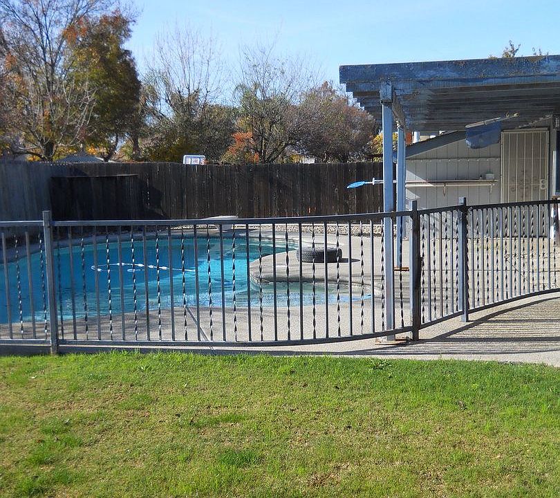 2nd image of 1431 Christine Ln