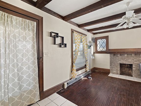 3rd image of 102 Sherman Ave