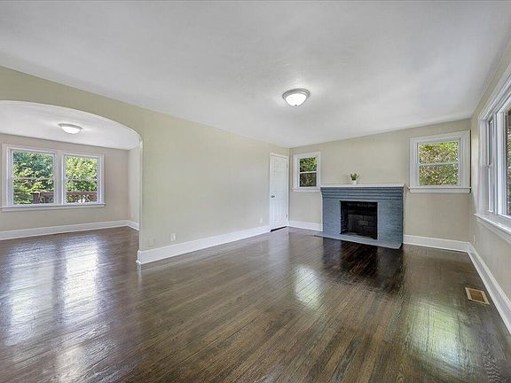 3rd image of 1704 Aspen St NW