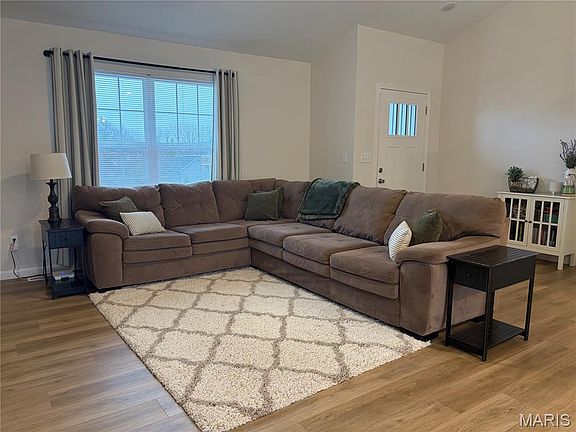 3rd image of 310 Lake Labadie Dr