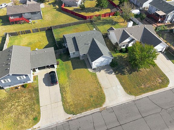 2nd image of 4814 E Pembrook St