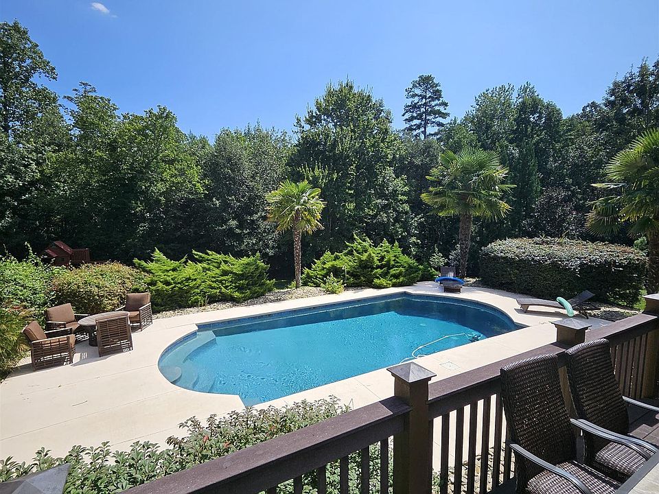 2nd image of 413 Chancery Ln
