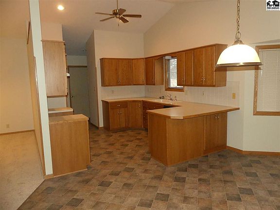 4th image of 1312 Wheatland Dr