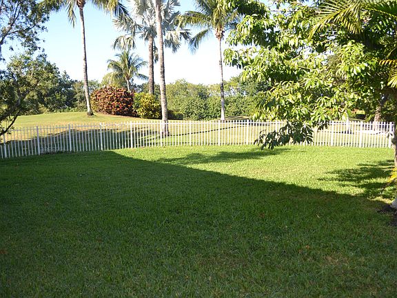 Home For Sale In Woodfield Country Club