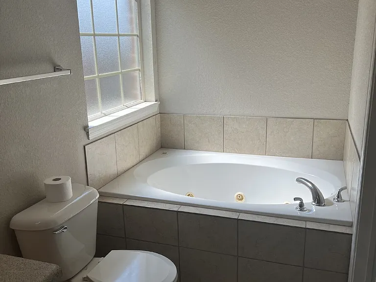 8105 Huntington Way — Photo 10