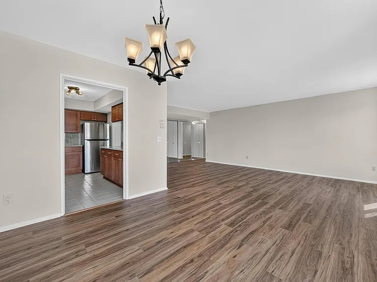 600 W Brown St #309 — Photo 10