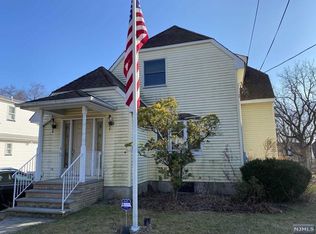 36 High St, Wayne, NJ 07470