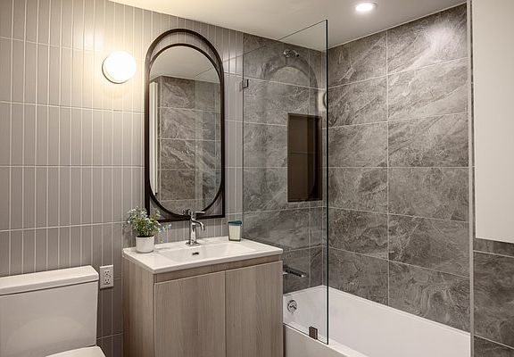 3rd image of 240 Willoughby St APT 17D