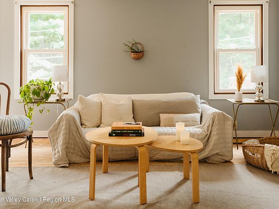 4th image of 90 Lake Amenia Road