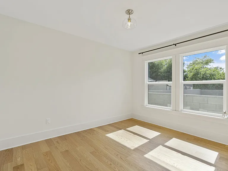 5634 Raber St — Photo 11
