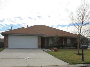 1253 Olde Oaks Dr, Westwego, LA 70094