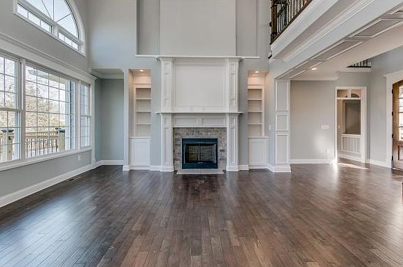 5th image of 140 Forest Ln N