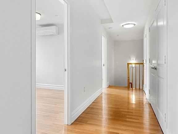 4th image of 158 Hester St APT 7A