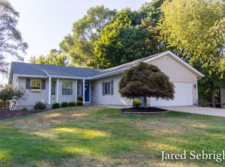 2605 Spring Ct, Zeeland, MI 49464